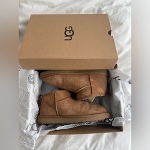 UGG ULTRA MINIS